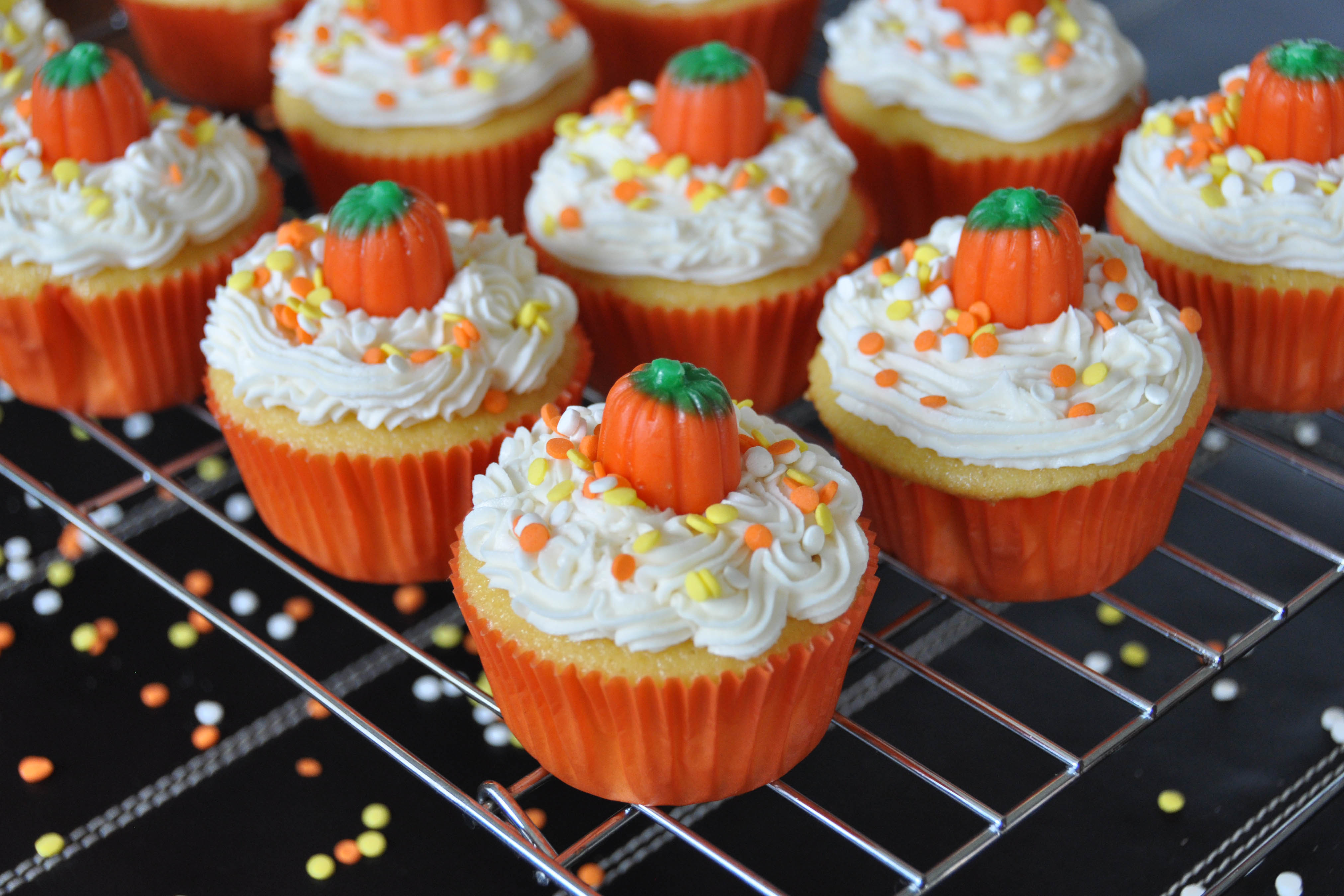 halloween-pumpkin-cupcakes-2-nutritious-eats