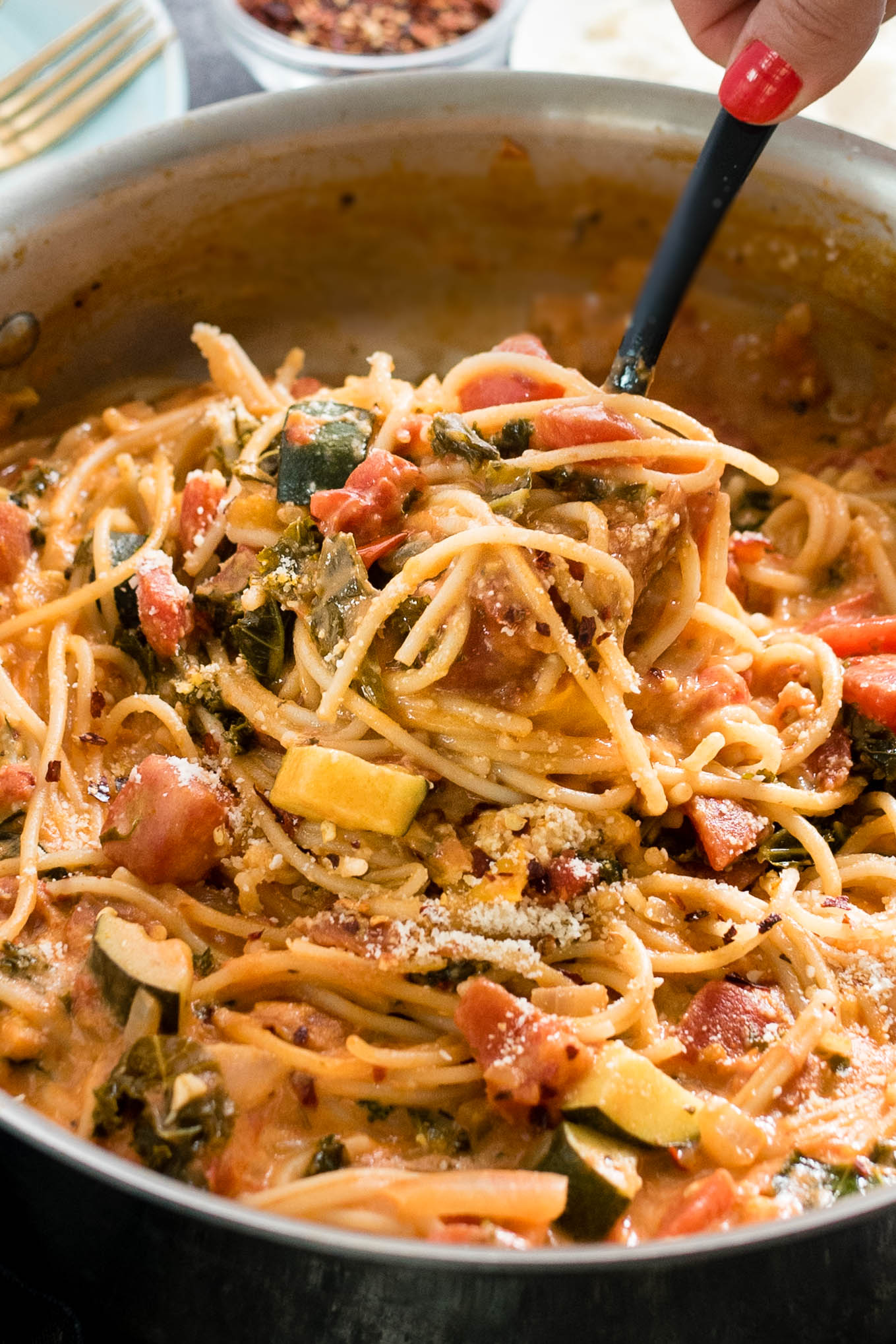 One Pot Creamy Vegetable Spaghetti - Nutritious Eats