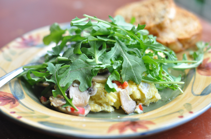 Arugula and Veggie Scrambled Eggs - Nutritious Eats