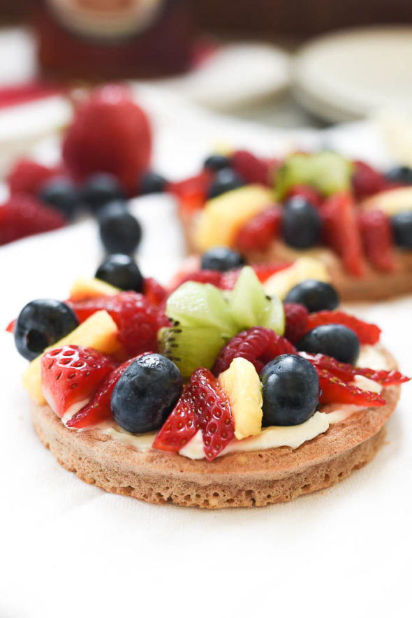 Whole Grain Waffle Fruit Pizza {Gluten Free} - Nutritious Eats