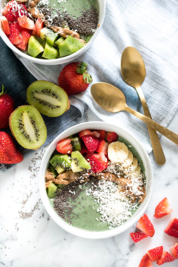 Green Berry Smoothie Bowl + Yogurt for Every Diet - Nutritious Eats